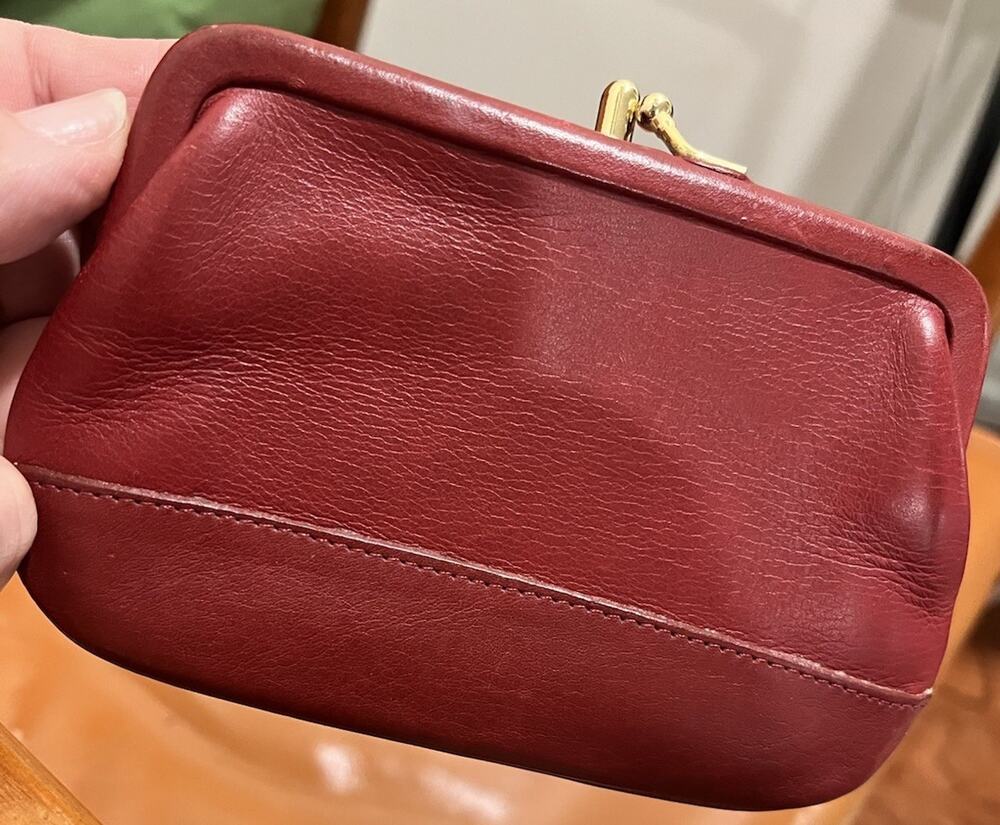 Vintage Coach 7155 Change Purse Burgundy Leather Kisslock Coin Wallet